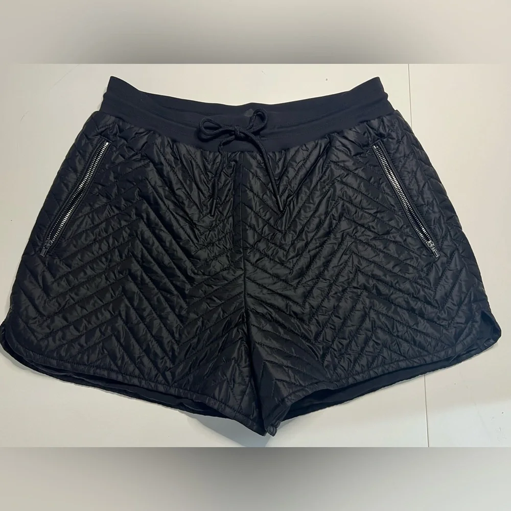 Athleta Apres Quilted Ski Short‎ in Black #467120 Zippered Pockets Size 6 - Picture 4 of 15